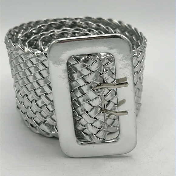 Silver metallic woven belt with rectangular buckle - Picture 2 of 6